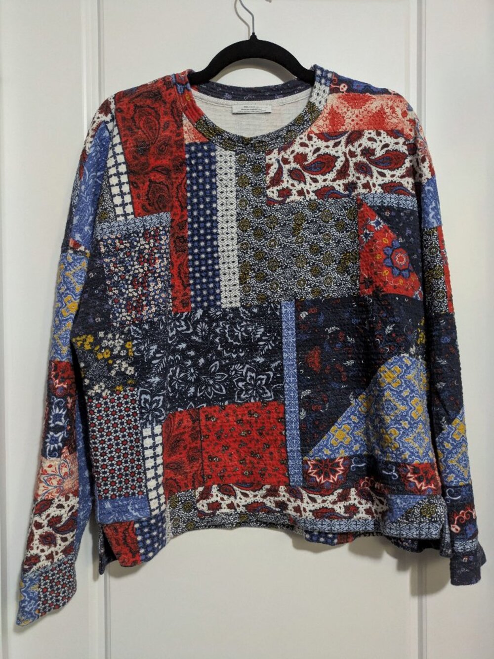 Zara Quilt Patterned Long-Sleeved Sweater Blue/Red (L)